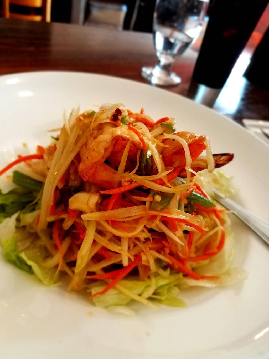 Mangrove Thai Kitchen | restaurant | 312 Divisadero St, San Francisco, CA 94117, USA | 4155526881 OR +1 415-552-6881