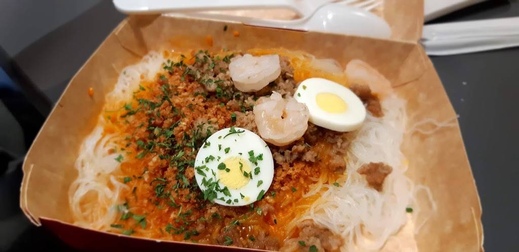 Jollibee Mississauga | restaurant | 800 Boyer Blvd, Mississauga, ON L5V 2Y1, Canada | 2892034555 OR +1 289-203-4555