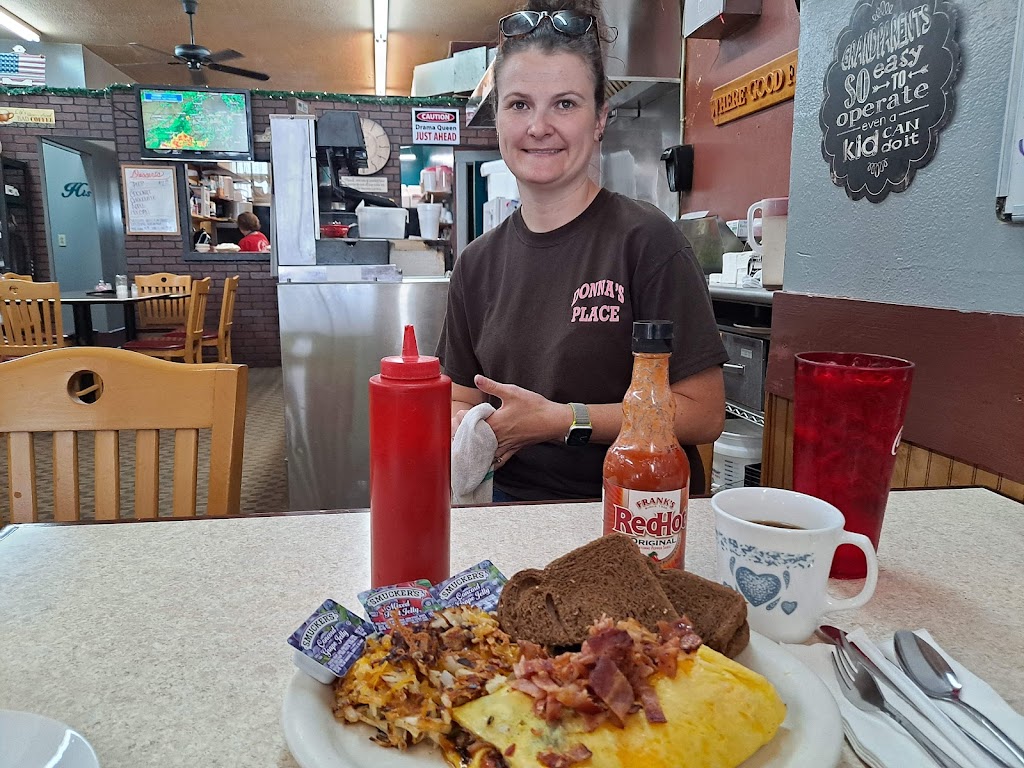 Donnas Place | cafe | 113 Locust St, Brooksville, KY 41004, USA | 6067352091 OR +1 606-735-2091