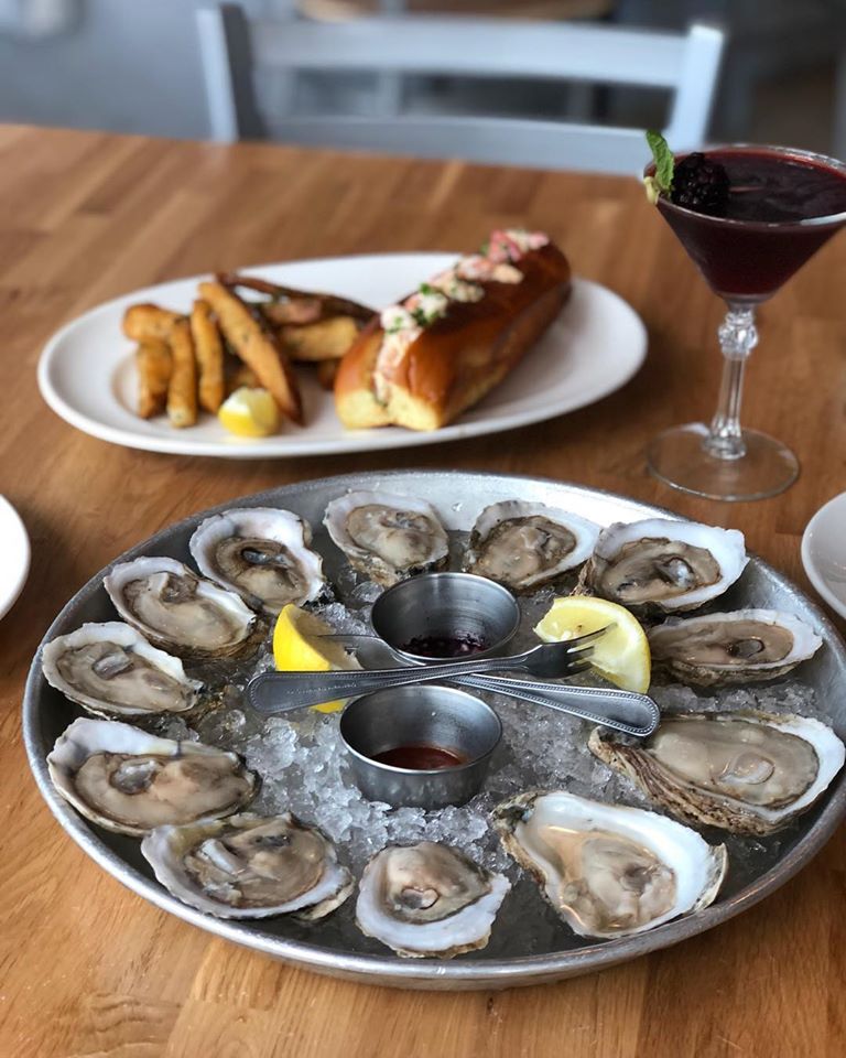 Ellas Oyster Bar | restaurant | 9420 NW 41st St, Doral, FL 33178, USA | 7863997956 OR +1 786-399-7956