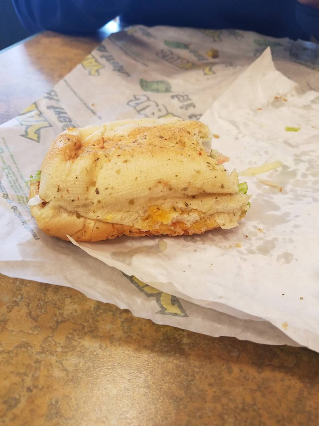 Subway Restaurants | restaurant | 1404 Clarewood Ste 101 Clarewood Center, San Marcos, TX 78666, USA | 5123530000 OR +1 512-353-0000