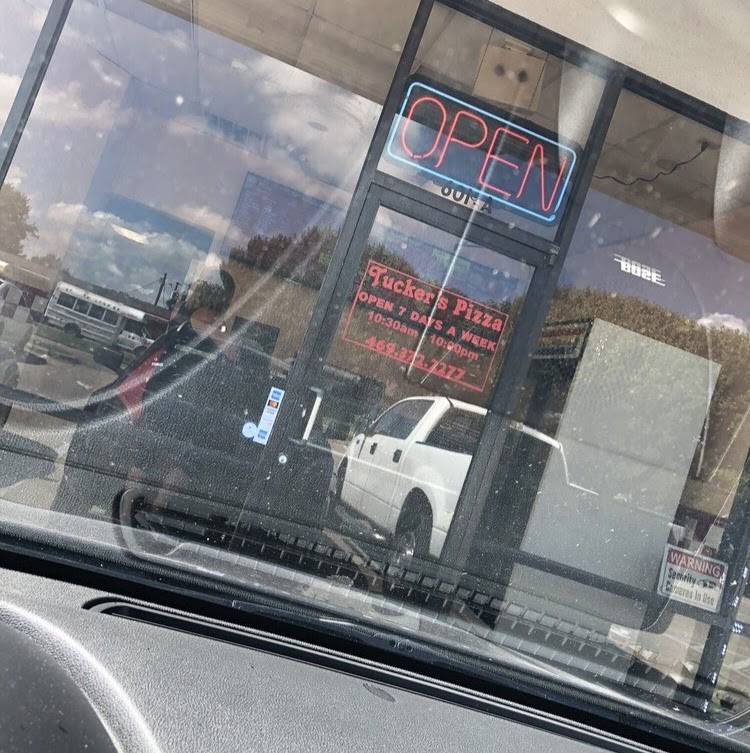 Tuckers Pizza | meal delivery | 601 Pioneer Rd Ste A, Mesquite, TX 75149, USA | 4693722277 OR +1 469-372-2277