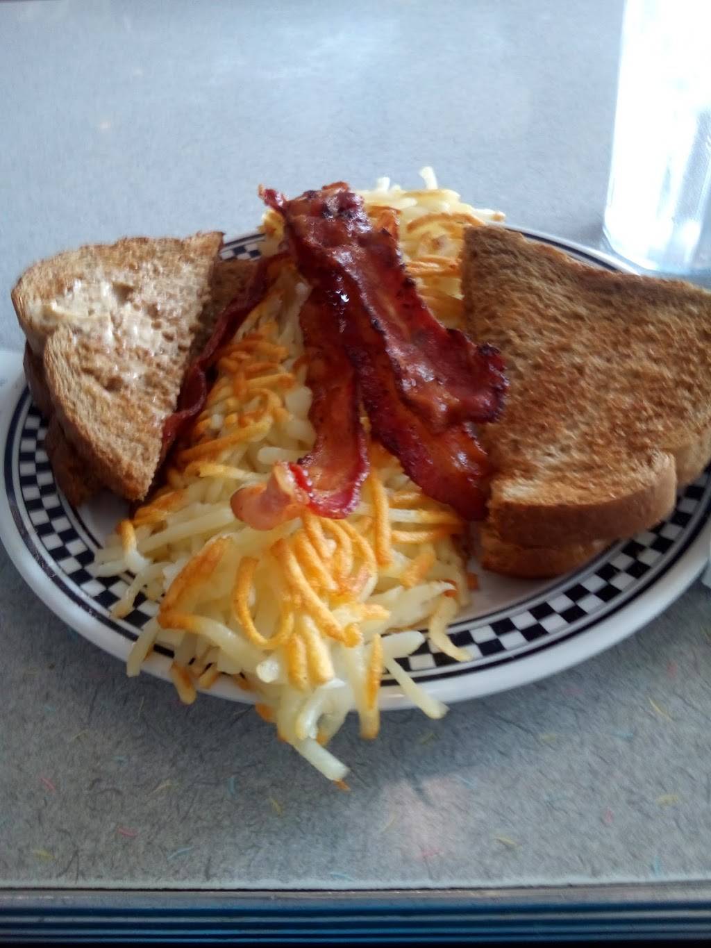The 50s Diner | restaurant | 4700 N University St, Peoria, IL 61614, USA | 3096926300 OR +1 309-692-6300