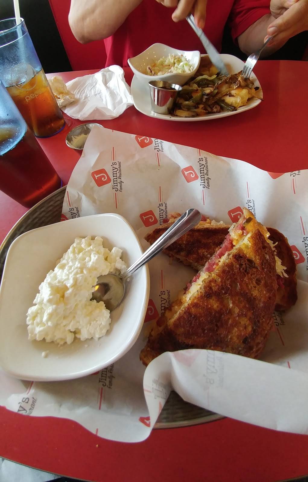 Jimmys Family Restaurant | restaurant | 10 S Main St, Jamestown, NY 14701, USA | 7164835686 OR +1 716-483-5686