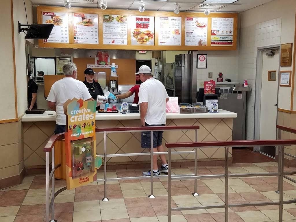 Wendys | restaurant | 9301 Daniels Pkwy, Fort Myers, FL 33912, USA | 2395612220 OR +1 239-561-2220