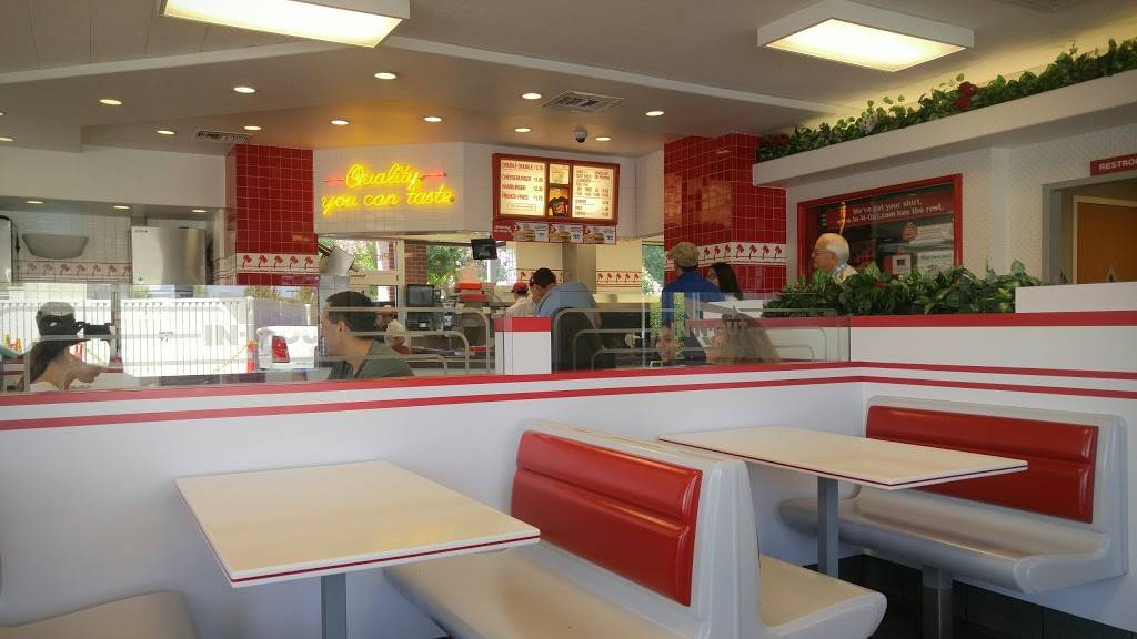 In-N-Out Burger | restaurant | 170 Nut Tree Pkwy, Vacaville, CA 95687, USA | 8007861000 OR +1 800-786-1000