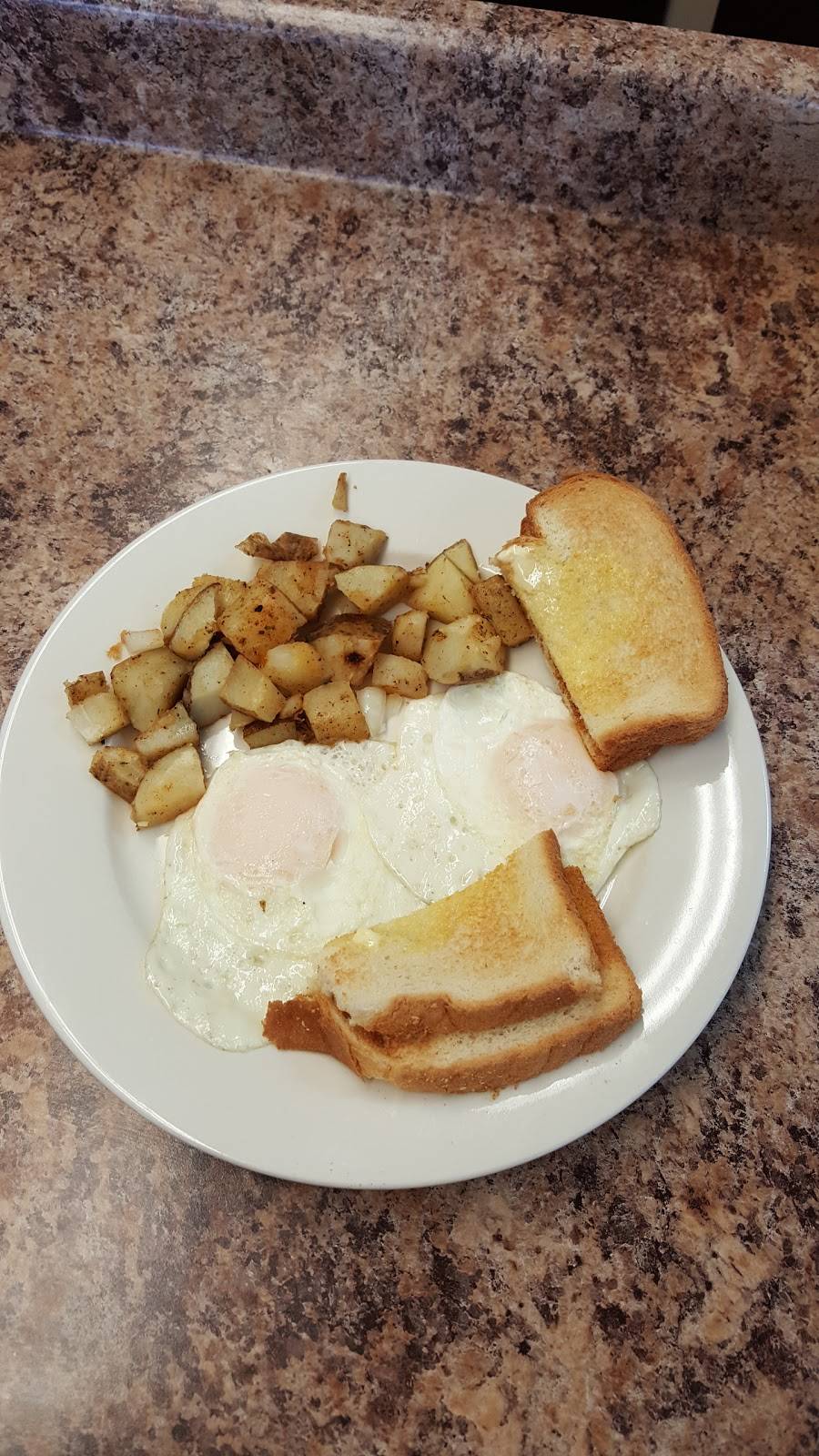 The Grill & Eye | restaurant | 186 Washington St #1726, Weymouth, MA 02188, USA | 7813378678 OR +1 781-337-8678