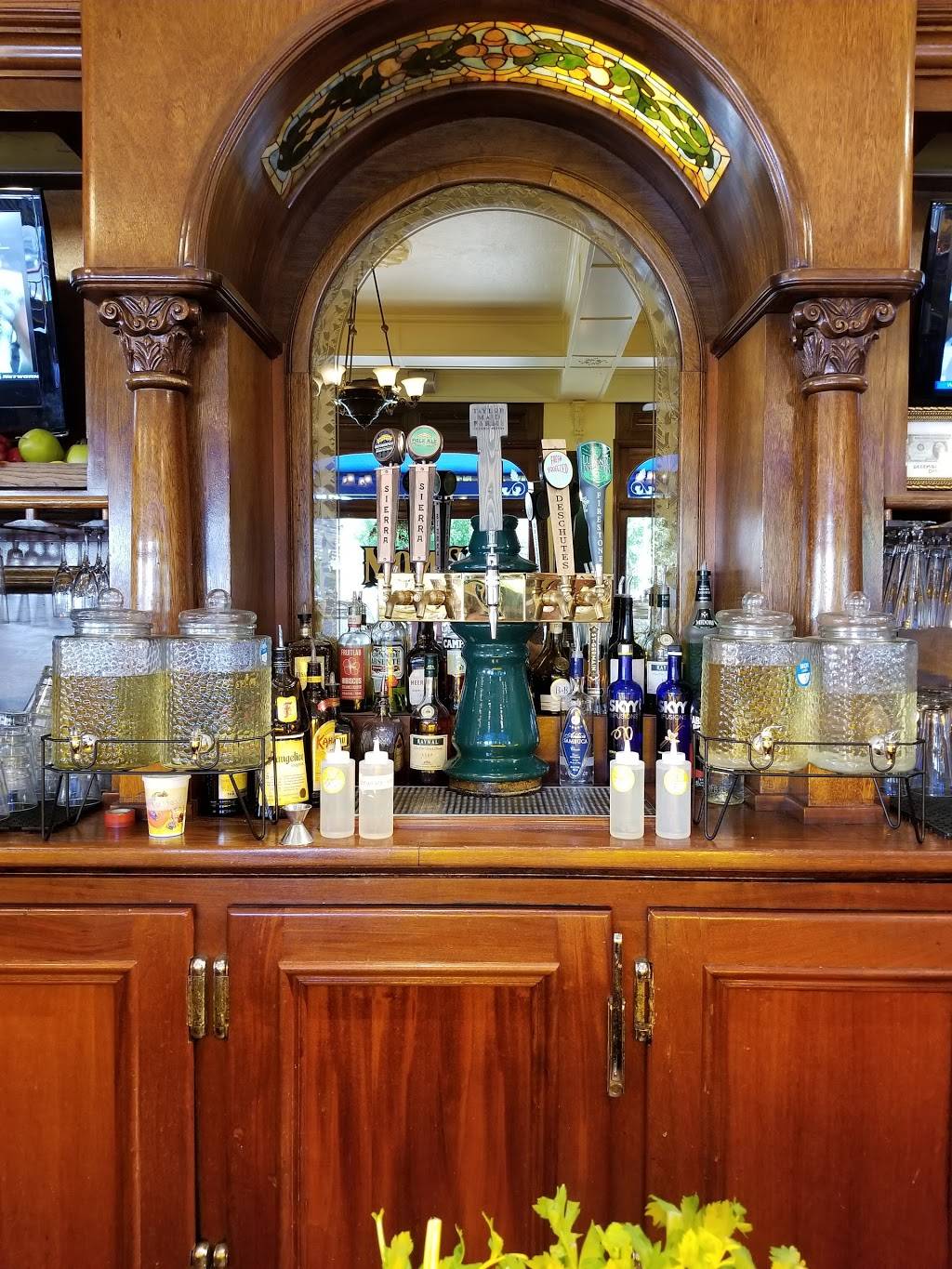 Moms | restaurant | 209 Salem St, Chico, CA 95928, USA | 5308933447 OR +1 530-893-3447