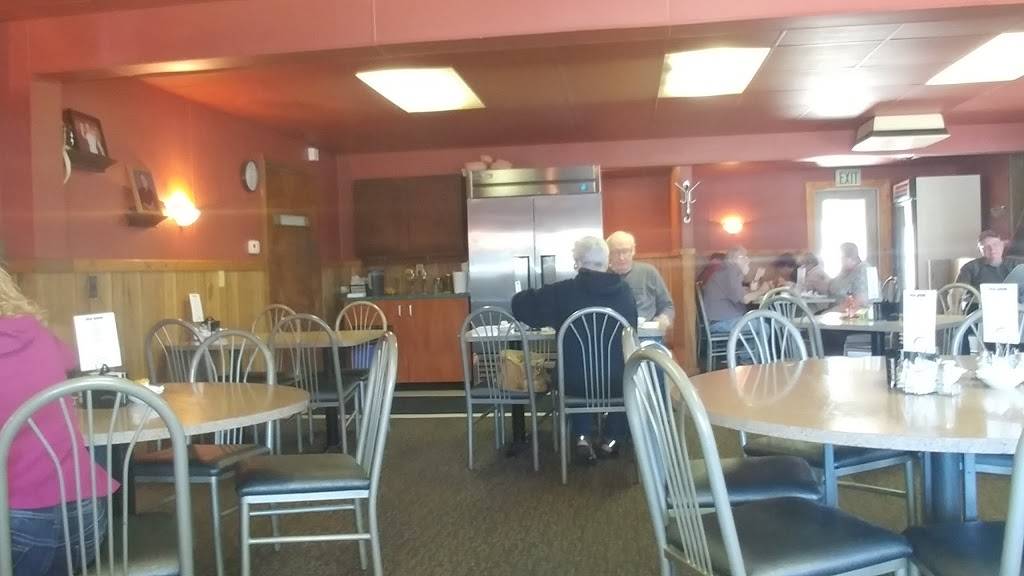 Suzis Village Inn | restaurant | 340 N 3rd Ave, Fruitport, MI 49415, USA | 2318653131 OR +1 231-865-3131