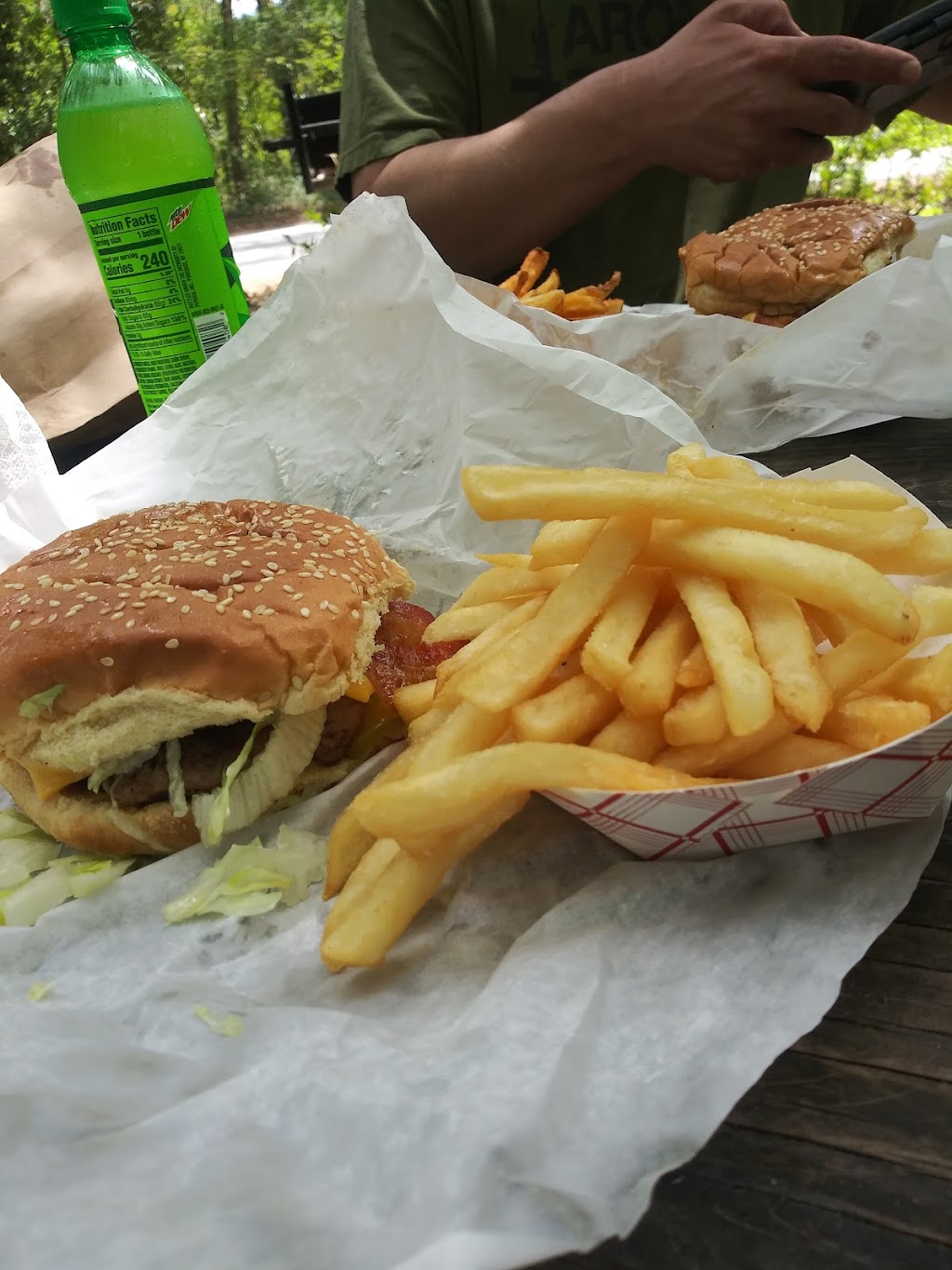 The Ginnie Deli | restaurant | 7300 Ginne Springs Rd, High Springs, FL 32643, USA | 3864542831 OR +1 386-454-2831