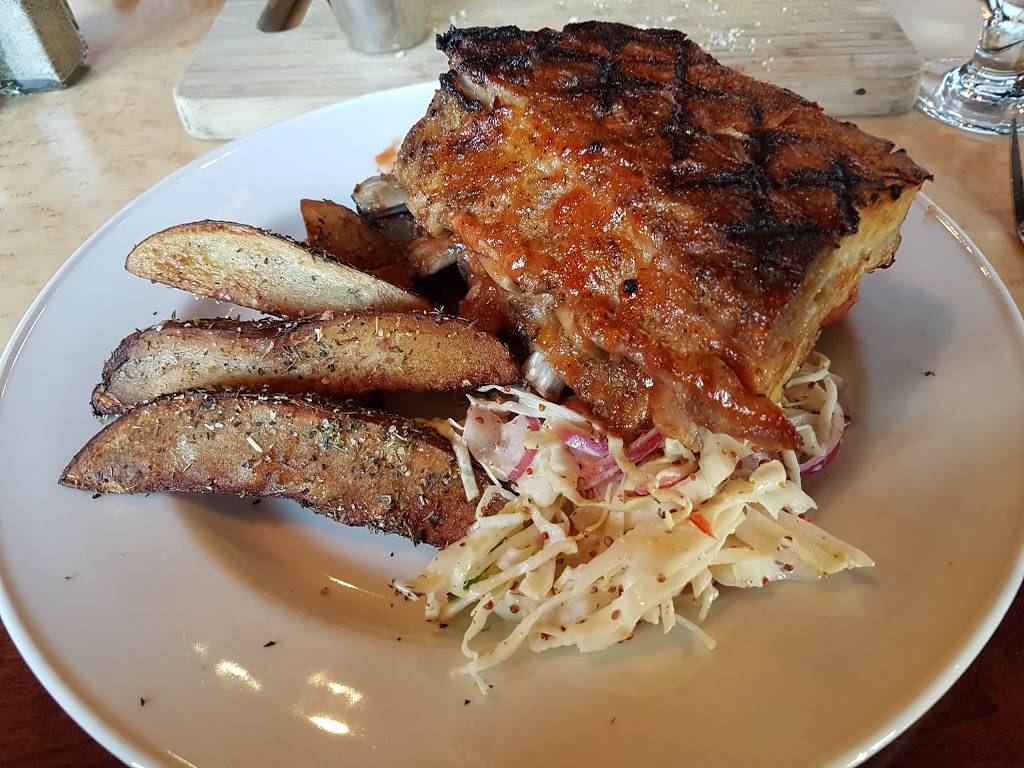 The Grizzly Grill | restaurant | 395 Princess St, Kingston, ON K7L 1B9, Canada | 6135447566 OR +1 613-544-7566