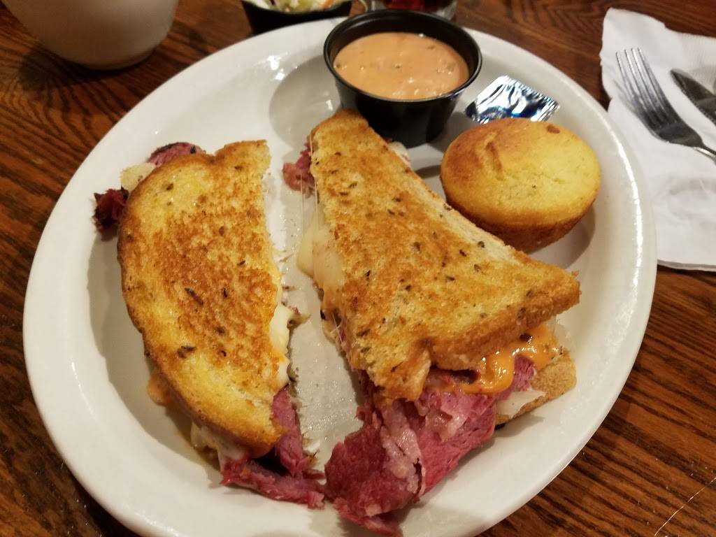 Cracker Barrel Old Country Store | restaurant | 18214 Col Henry K Douglas Dr, Hagerstown, MD 21740, USA | 2404200955 OR +1 240-420-0955