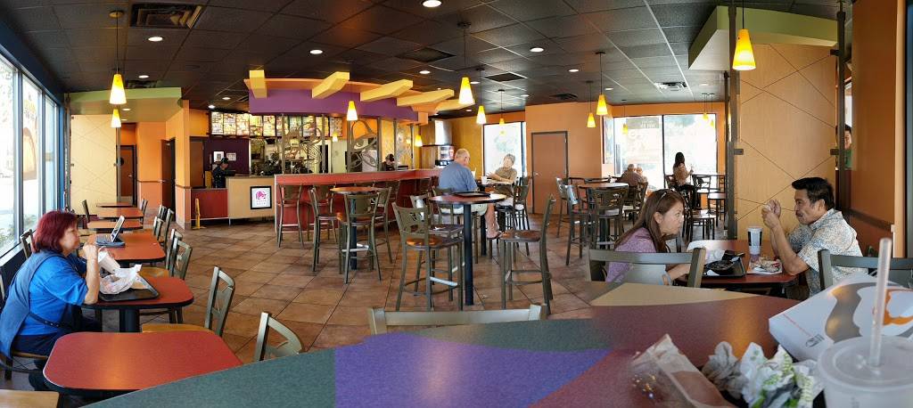 Taco Bell | meal takeaway | 95 E Daily Dr, Camarillo, CA 93010, USA | 8053893283 OR +1 805-389-3283