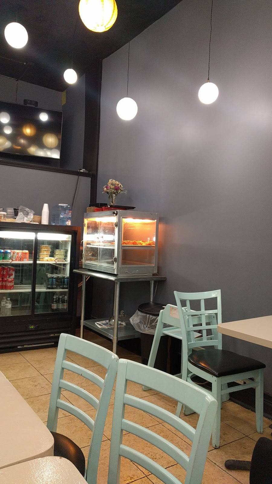 The Family House | restaurant | 2305 W Devon Ave, Chicago, IL 60659, USA | 7738560192 OR +1 773-856-0192