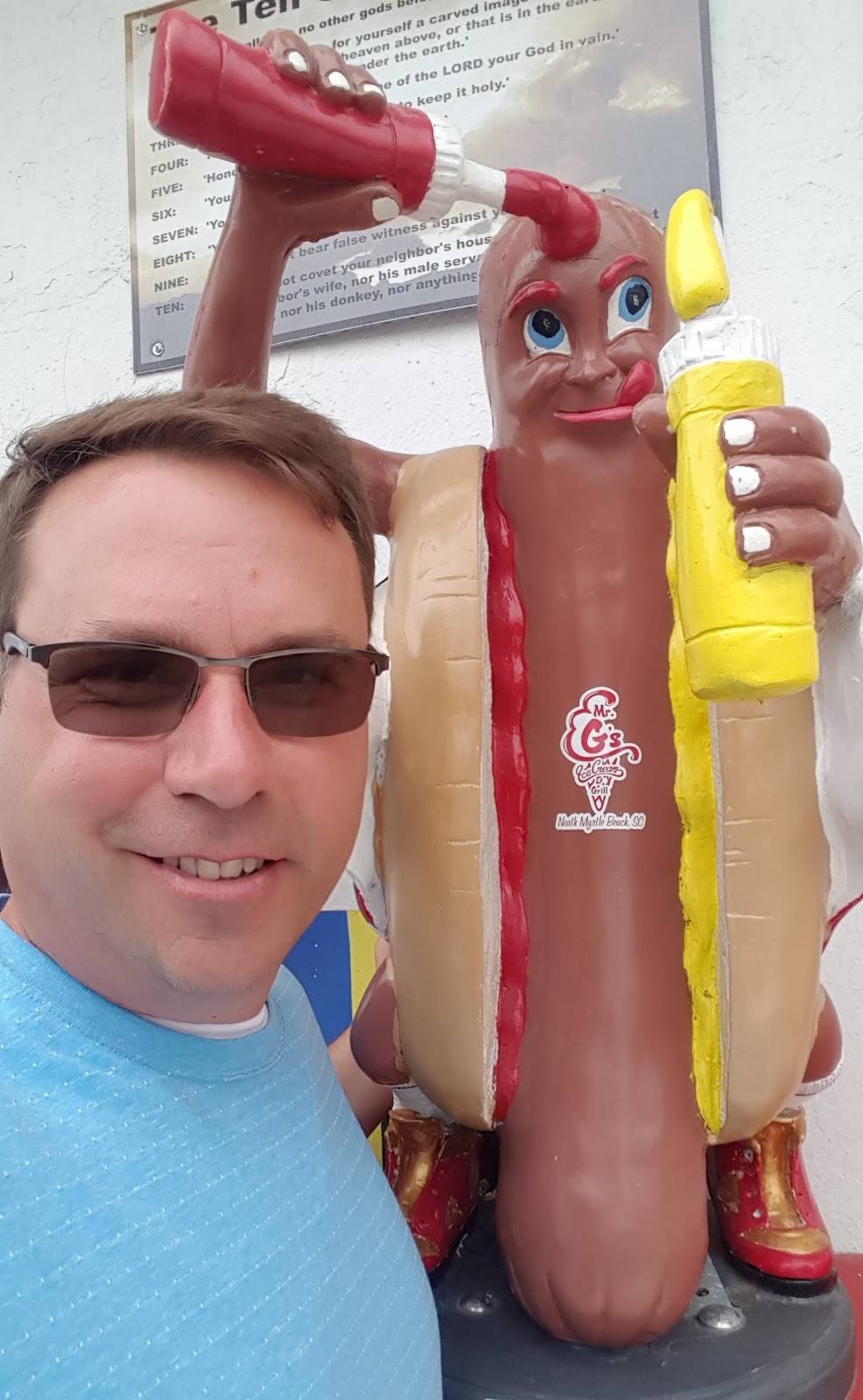 Mr Gs Ice Cream & Grill | restaurant | 310 17th Ave S, North Myrtle Beach, SC 29582, USA | 8432723766 OR +1 843-272-3766