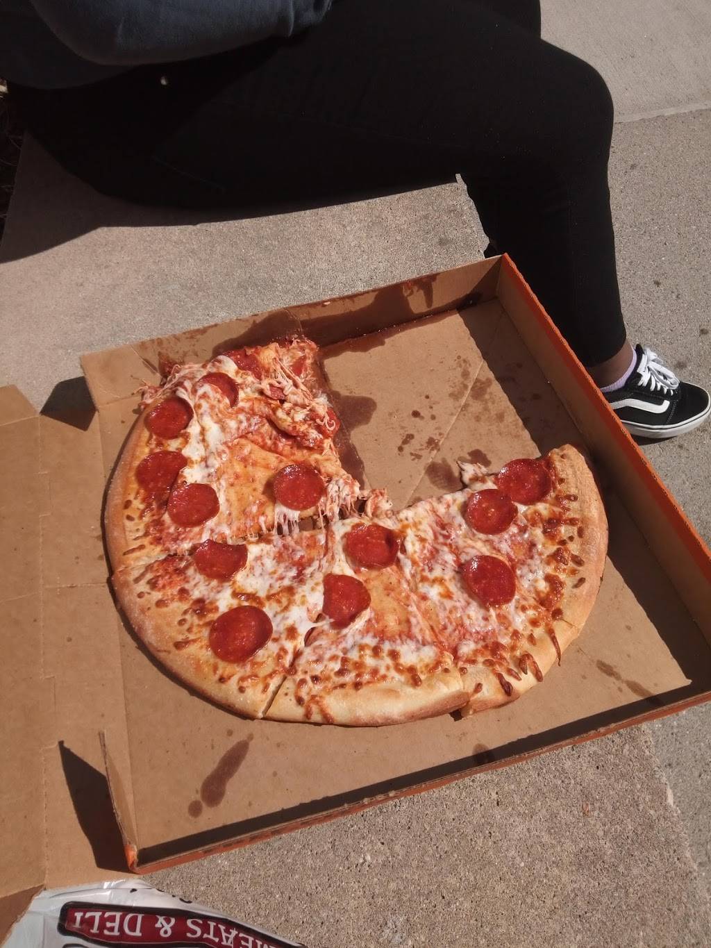 Little Caesars Pizza | meal takeaway | 2600 W Sylvania Ave, Toledo, OH 43613, USA | 4194728476 OR +1 419-472-8476