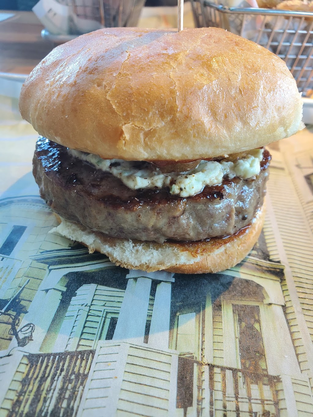 Wahlburgers @ Hy-Vee | restaurant | 1500 Central Park Commons Dr, Eagan, MN 55121, USA | 6514053672 OR +1 651-405-3672