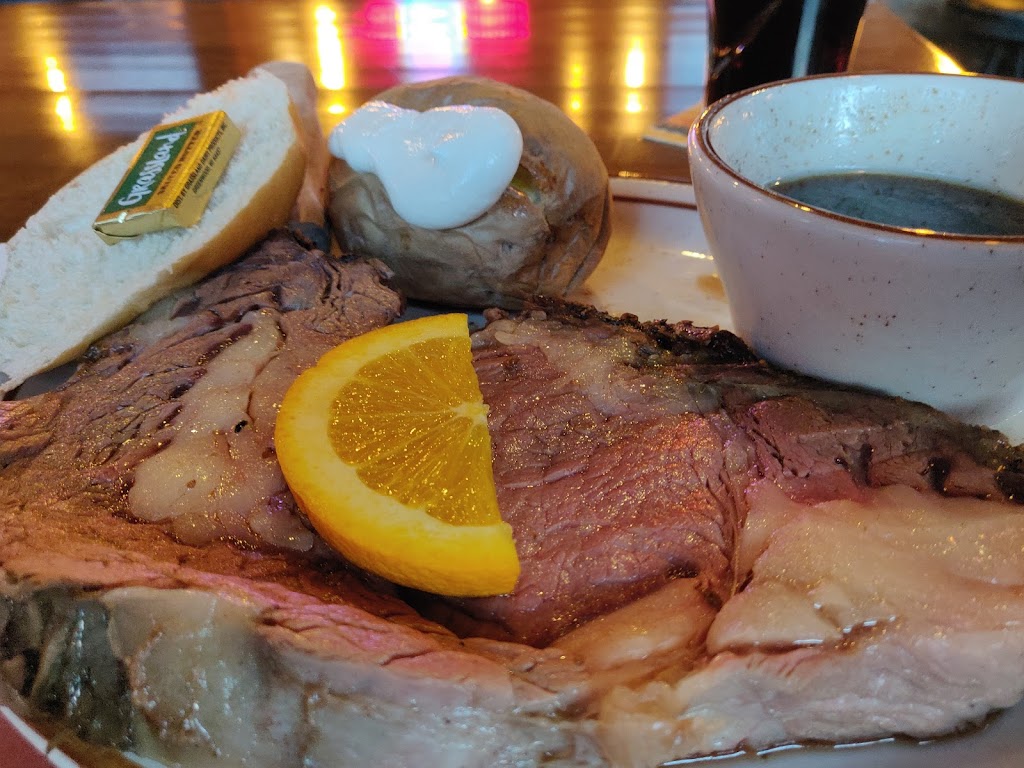 Prime Time Tavern | restaurant | 204 Egan Ave S, Madison, SD 57042, USA | 6055560288 OR +1 605-556-0288