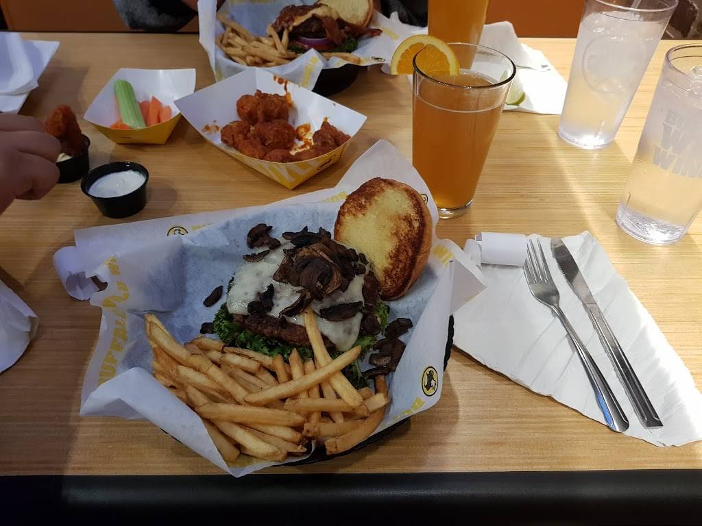 Buffalo Wild Wings | restaurant | 2090 Diamond Blvd, Concord, CA 94520, USA | 9256099784 OR +1 925-609-9784