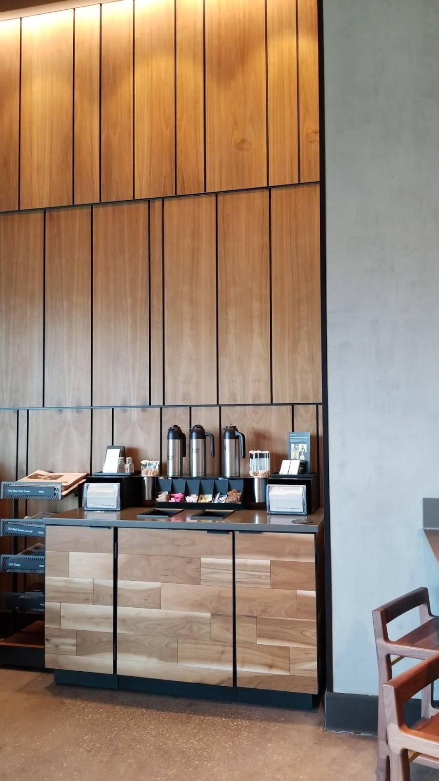 Starbucks | cafe | 9100 Conroy Windermere Rd Suite 140, Windermere, FL 34786, USA | 4072444885 OR +1 407-244-4885