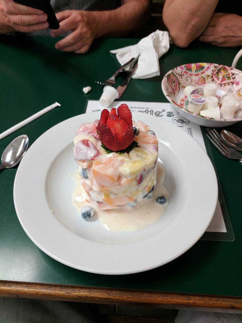 Annettes Restaurant | restaurant | 104 N Dorset Ave, Ventnor City, NJ 08406, USA | 6098228366 OR +1 609-822-8366