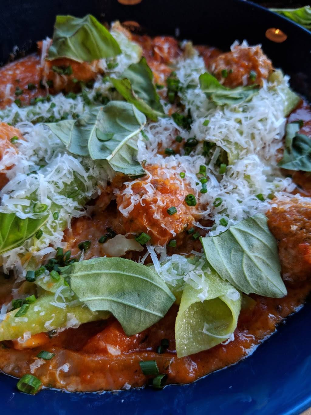 Ellies | restaurant | 204 Orange Ave, Long Beach, CA 90802, USA | 5624374837 OR +1 562-437-4837