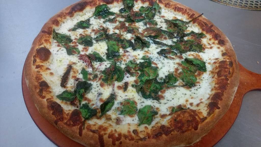 Wize Guyz Grille | restaurant | 68 Big Cove Rd #8, Cherokee, NC 28719, USA | 8284972838 OR +1 828-497-2838