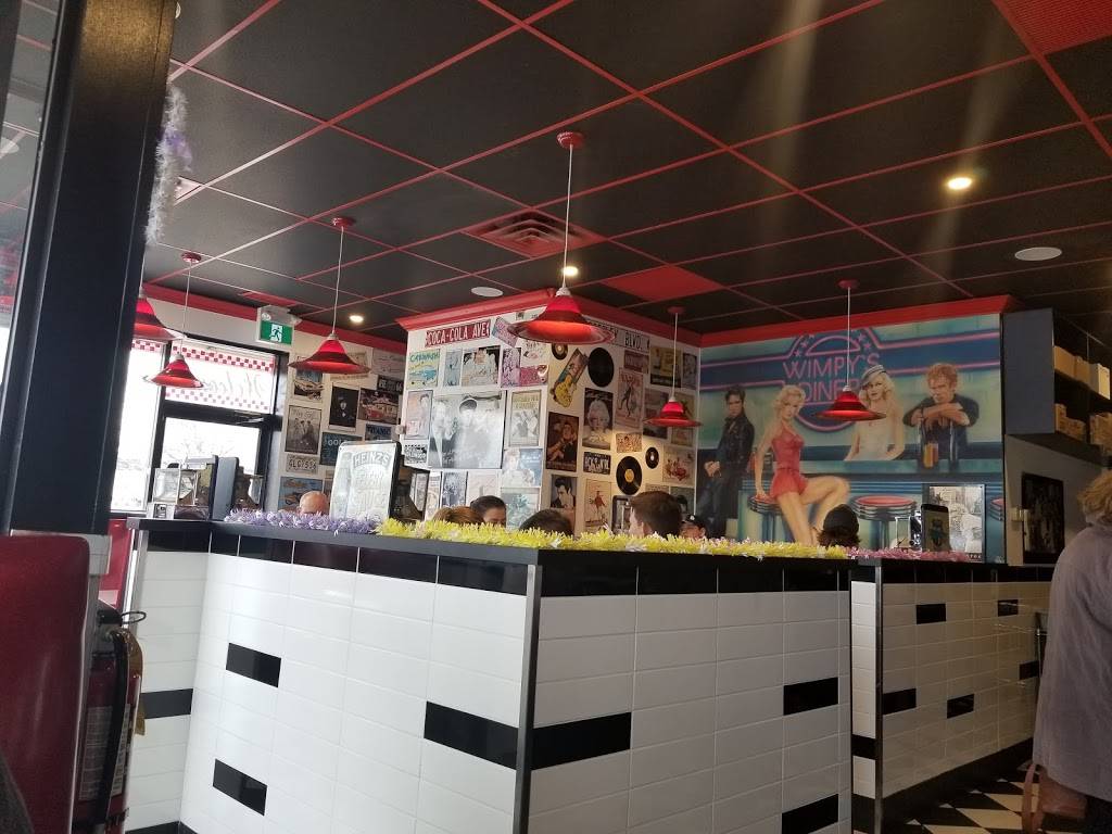 Wimpys Diner | restaurant | 14834 Yonge St, Aurora, ON L4G 1N2, Canada | 9058410038 OR +1 905-841-0038