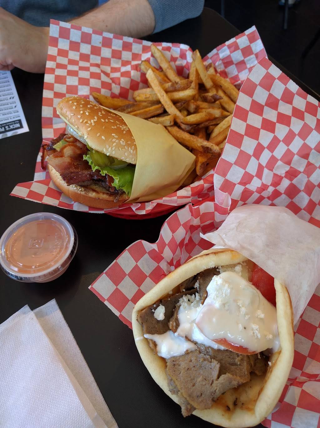 Nicks Jr Burgers & Gyros | restaurant | 5821 Evergreen Way, Everett, WA 98203, USA | 4253476037 OR +1 425-347-6037
