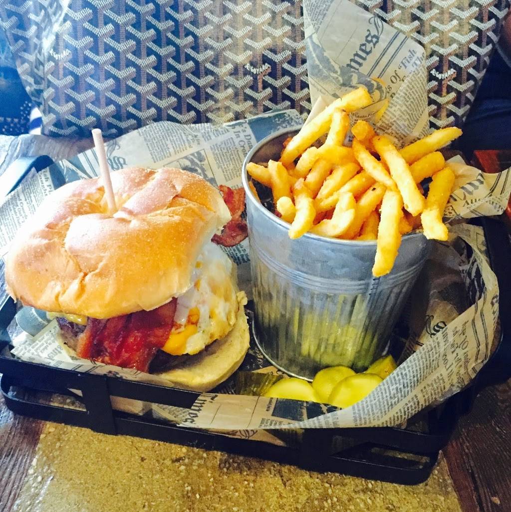 Red Rock Tap + Grill | restaurant | 14 Wharf Ave, Red Bank, NJ 07701, USA | 7327472999 OR +1 732-747-2999