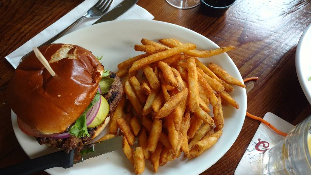 Lloyd House | restaurant | 69 Main St, Mount Albert, ON L0G 1M0, Canada | 9054731885 OR +1 905-473-1885