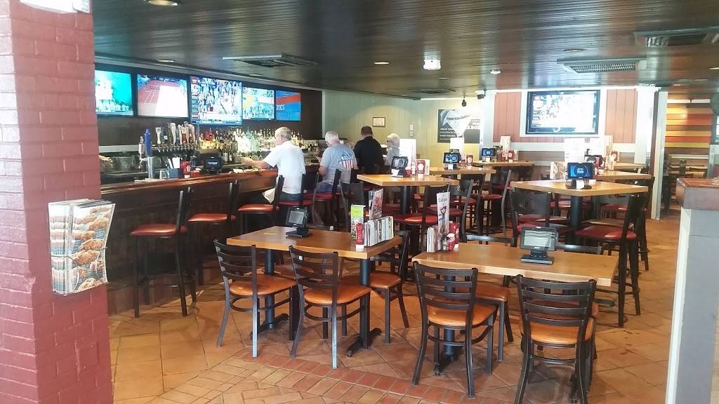 Chilis Grill & Bar | meal takeaway | 4131 S Tamiami Trail, Sarasota, FL 34231, USA | 9419227601 OR +1 941-922-7601