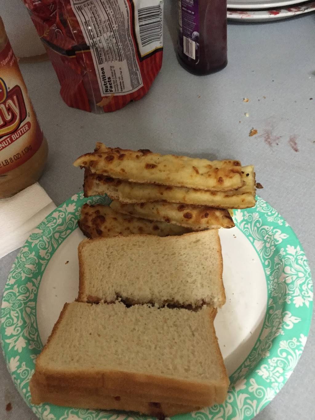 Charitos Kitchen | restaurant | 16-18 Mill St, Mt Holly, NJ 08060, USA | 6095182301 OR +1 609-518-2301