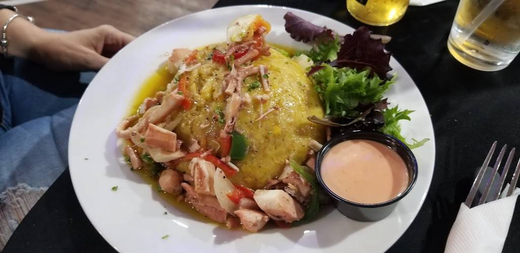 Miguelos Ultra Lounge | restaurant | 219 Broadway, Kissimmee, FL 34741, USA | 4077244920 OR +1 407-724-4920