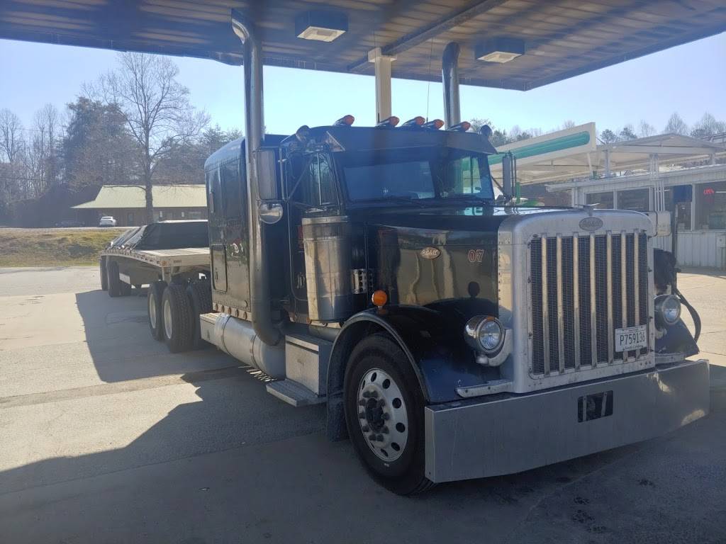 Saluda Truck Plaza | night club | 1380 Ozone Dr, Saluda, NC 28773, USA | 8287494921 OR +1 828-749-4921