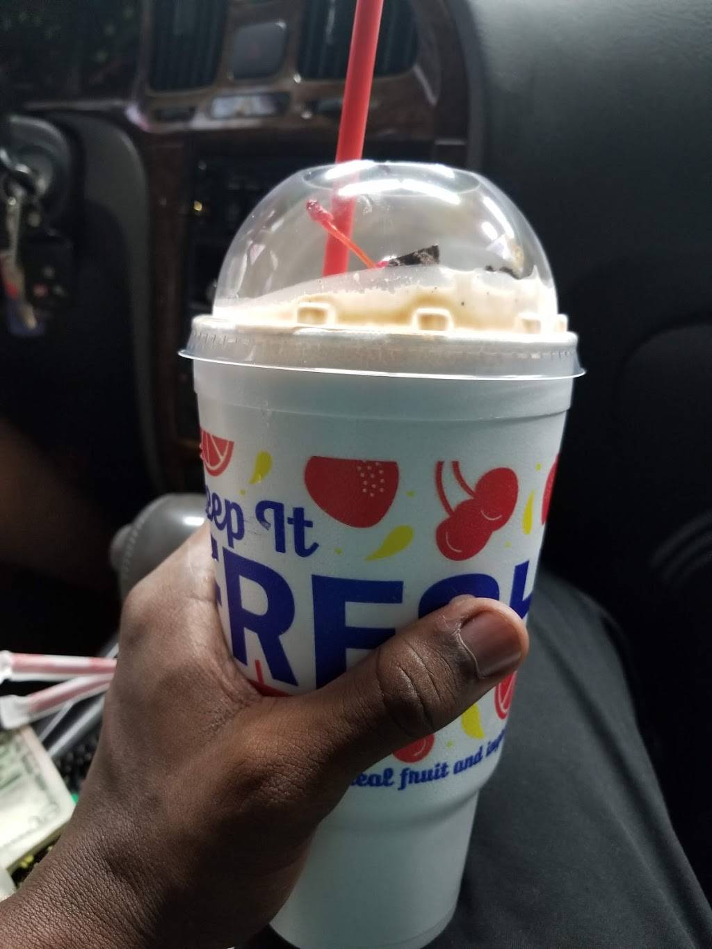 Sonic Drive-In | restaurant | 7071 Greenville Ave, Dallas, TX 75231, USA | 2147394677 OR +1 214-739-4677