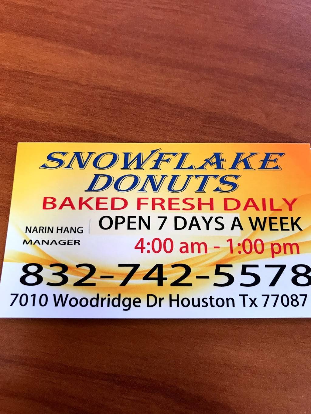 Snowflake donuts | restaurant | 7010 Woodridge Dr, Houston, TX 77087, USA | 8327425578 OR +1 832-742-5578