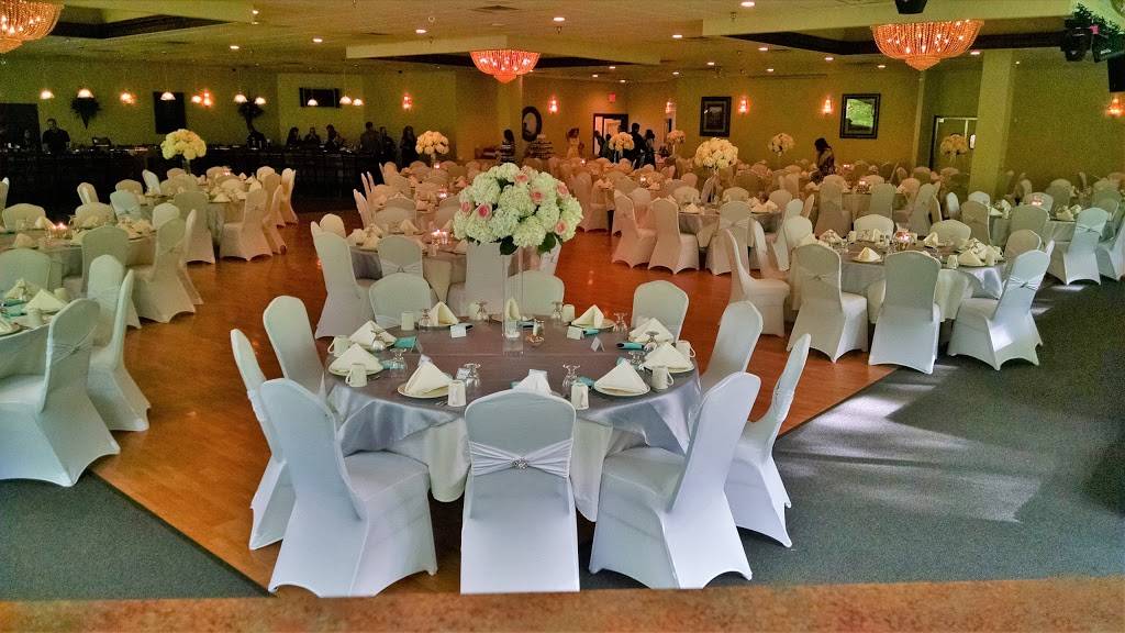 The Ravine Pub, Grill & Banquet Hall | meal takeaway | 2633 Manitowoc Rd, Green Bay, WI 54311, USA | 9204684147 OR +1 920-468-4147