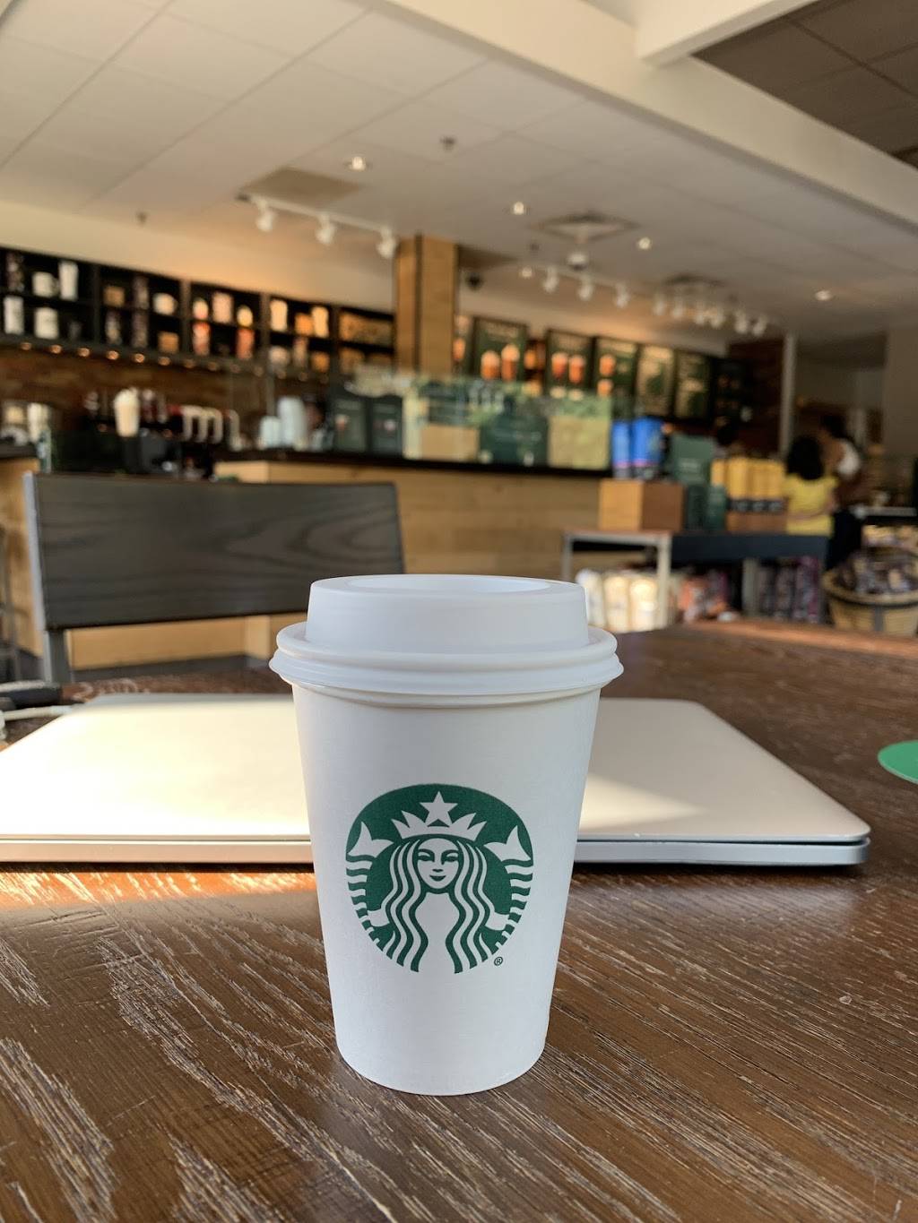 Starbucks | cafe | 11725 Lee Hwy, Fairfax, VA 22030, USA | 7033855732 OR +1 703-385-5732