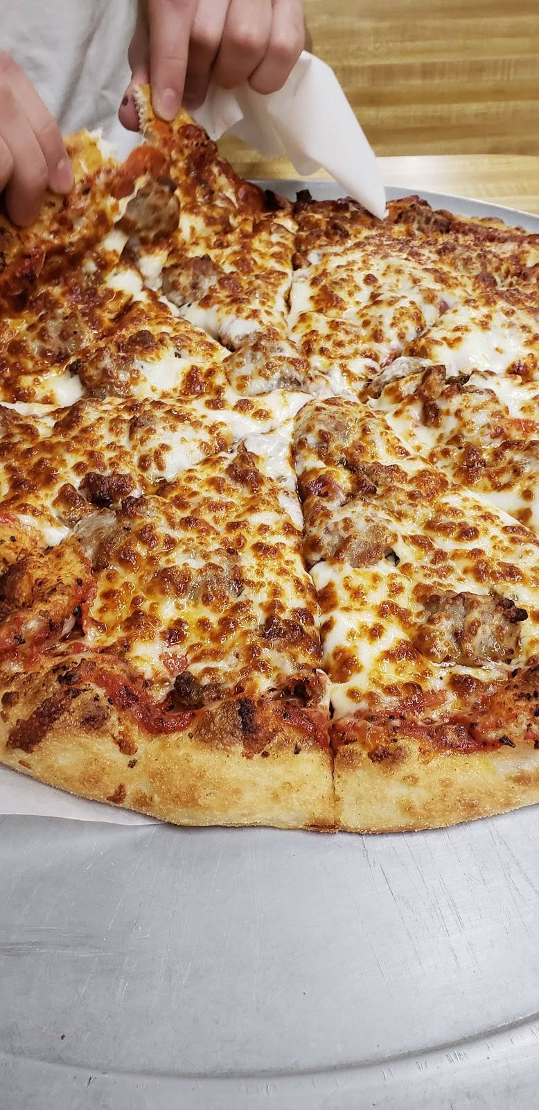 Pizza Place of Highlands | restaurant | 365 Main St, Highlands, NC 28741, USA | 8285265660 OR +1 828-526-5660