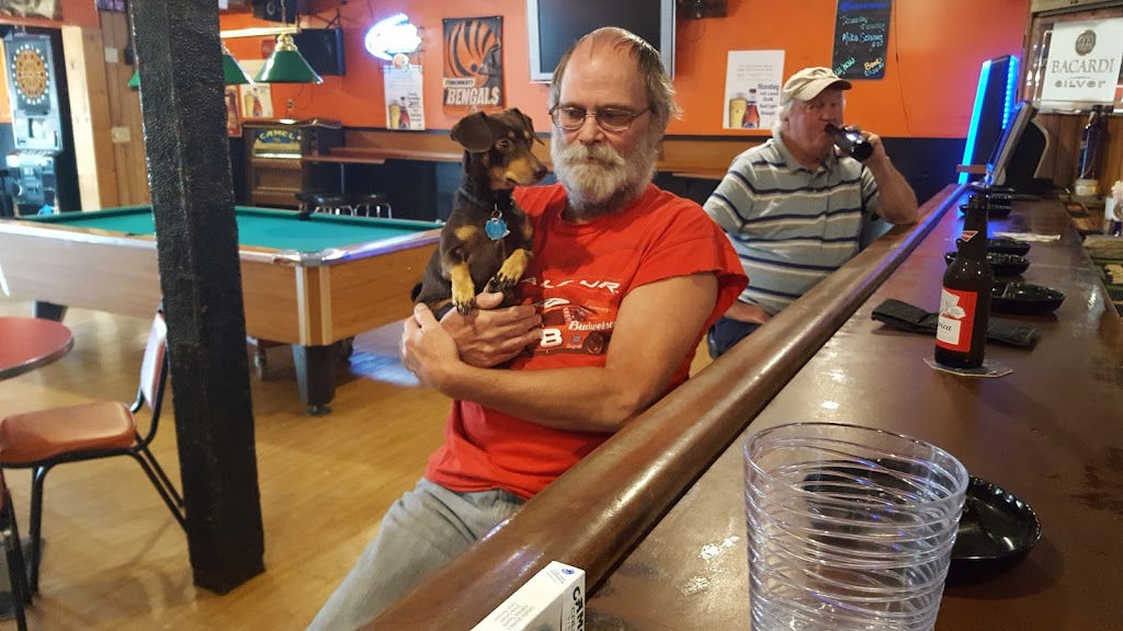 Bennys Bar & Grill | restaurant | 113 N Main St, Batesville, IN 47006, USA | 8129324825 OR +1 812-932-4825