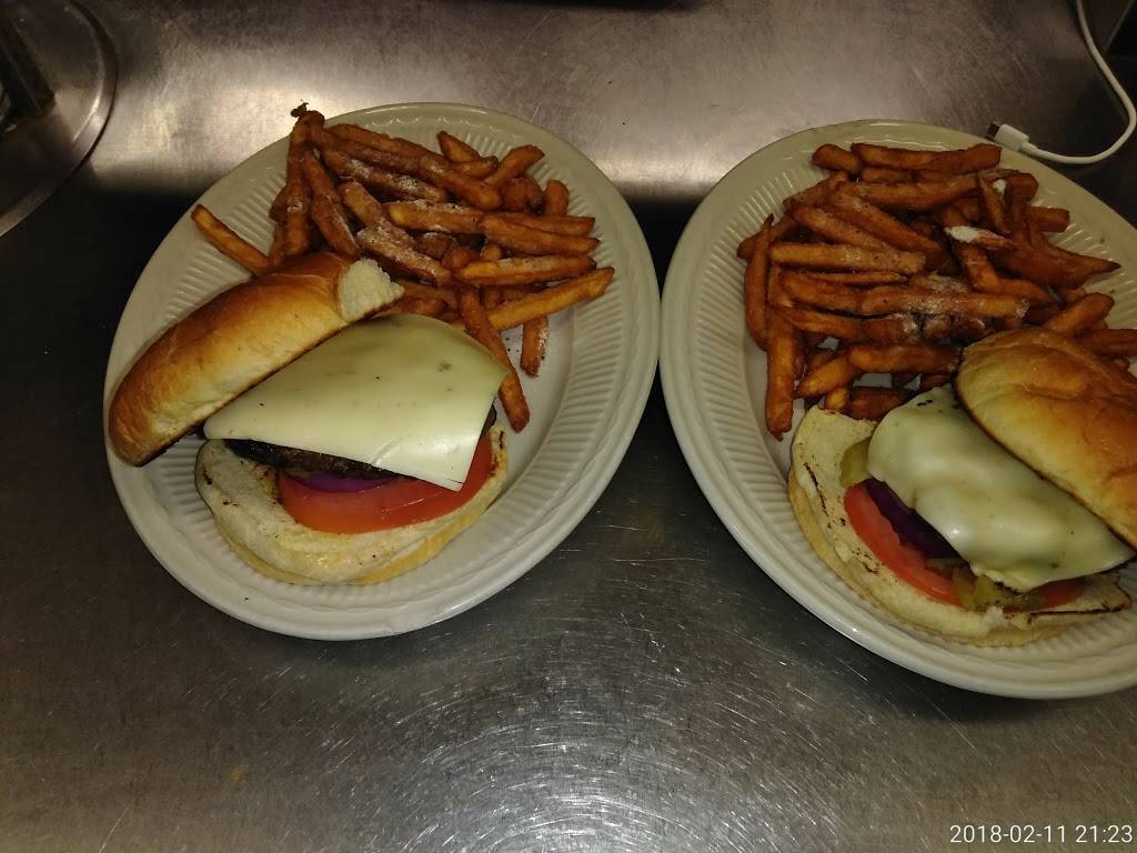 Humptys | restaurant | 10 Rockridge Rd, Englewood, OH 45322, USA | 9378321234 OR +1 937-832-1234