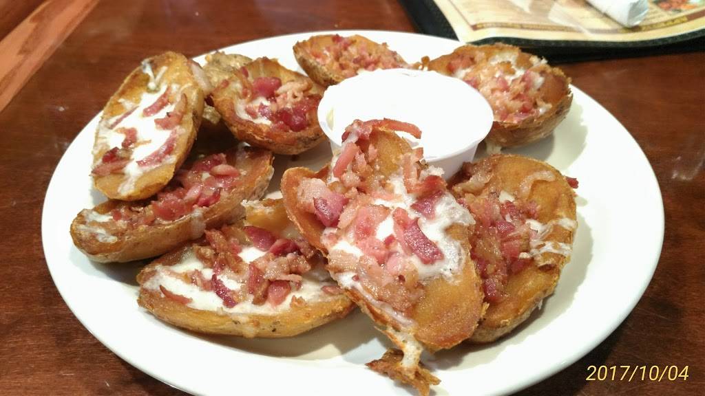 Brickhouse Tavern | restaurant | 141 Herman Melville Ave, Newport News, VA 23602, USA | 7572239531 OR +1 757-223-9531