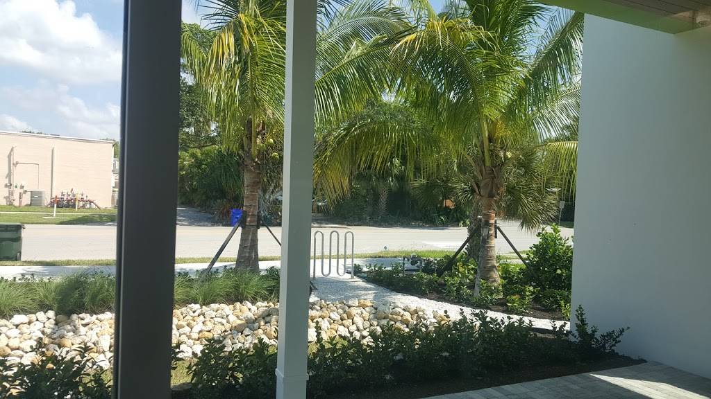 Lake Park Diner | restaurant | 944 7th Ave N, Naples, FL 34102, USA | 2392286351 OR +1 239-228-6351