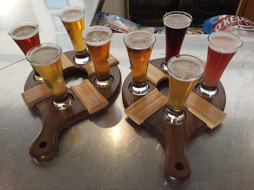 Crystal Lake Brewing | restaurant | 150 N Main St, Crystal Lake, IL 60014, USA | 7792209288 OR +1 779-220-9288