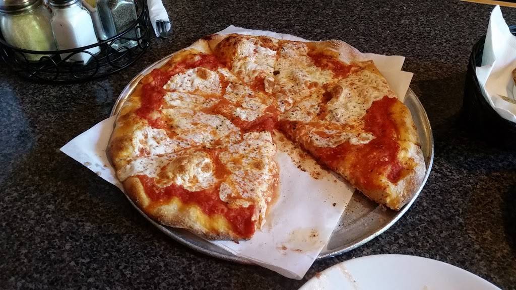 Rossinis | restaurant | 62 W High St, East Hampton, CT 06424, USA | 8602671106 OR +1 860-267-1106