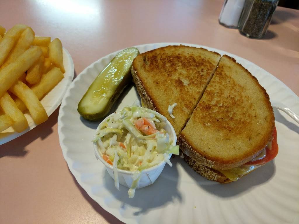 Libbys Lunch | restaurant | 98 McBride Ave, Paterson, NJ 07501, USA | 9732788718 OR +1 973-278-8718