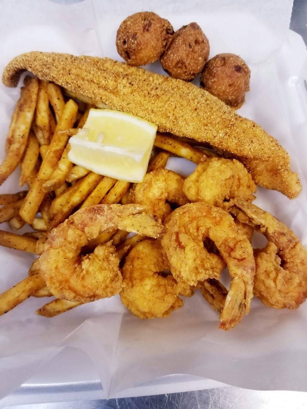 Daddy Bobs Catfish | restaurant | 1709 Belt Line Rd, Garland, TX 75044, USA | 4699691800 OR +1 469-969-1800