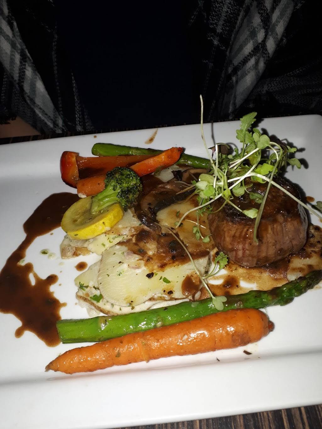 Resto-Bar La Galoche | restaurant | 1065 Rue du Marché, Acton Vale, QC J0H 1A0, Canada | 4505464011 OR +1 450-546-4011