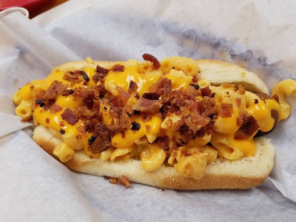 Dogs & Cream | restaurant | 2721 Douglas Ave, Racine, WI 53402, USA | 2626391364 OR +1 262-639-1364
